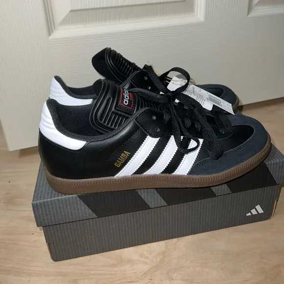 black adidas trainers size 8.5